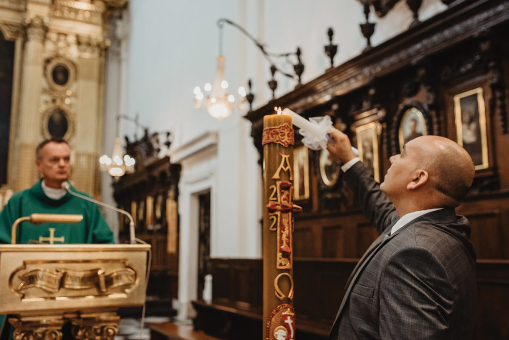 reportaż z chrztu w bazylice świętego krzyża