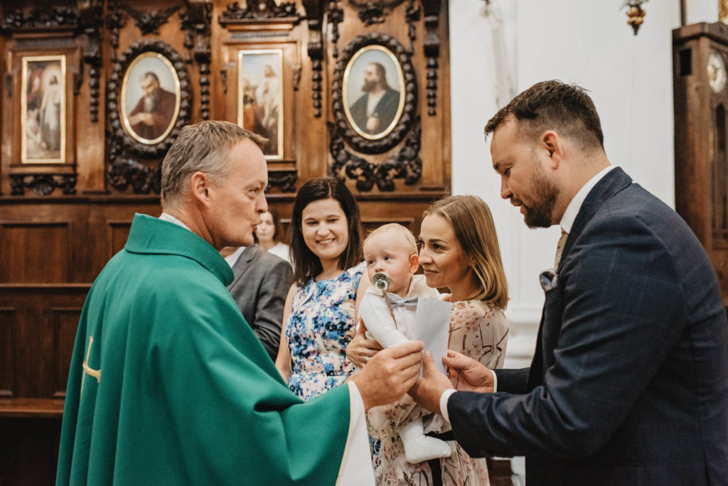 reportaż z chrztu w bazylice świętego krzyża